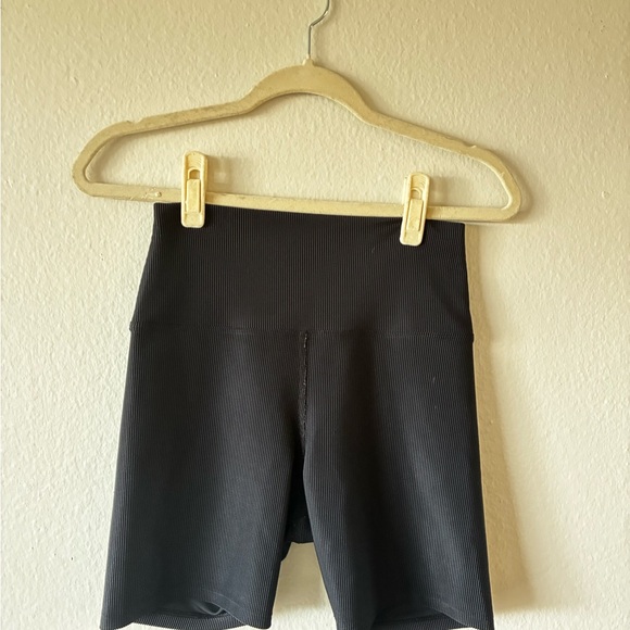 Beach Riot Black Ribbed Workout Set - Picture 4 of 4